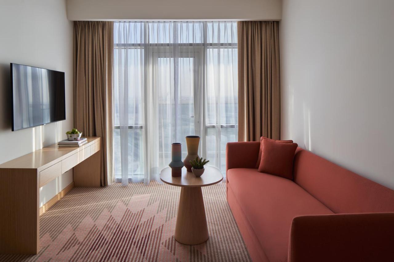 Novotel Jumeirah Village Triangle Dubai Exterior foto